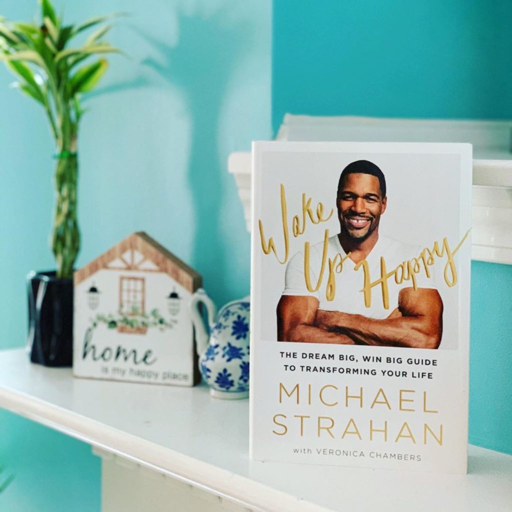 Wake up Happy by Michael Strahan #bookreviews #brandisbookcorner #beingfibromom